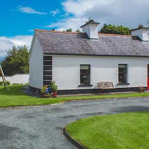 Stunning 3-bedroom House With Private Garden Holiday home Carracastle